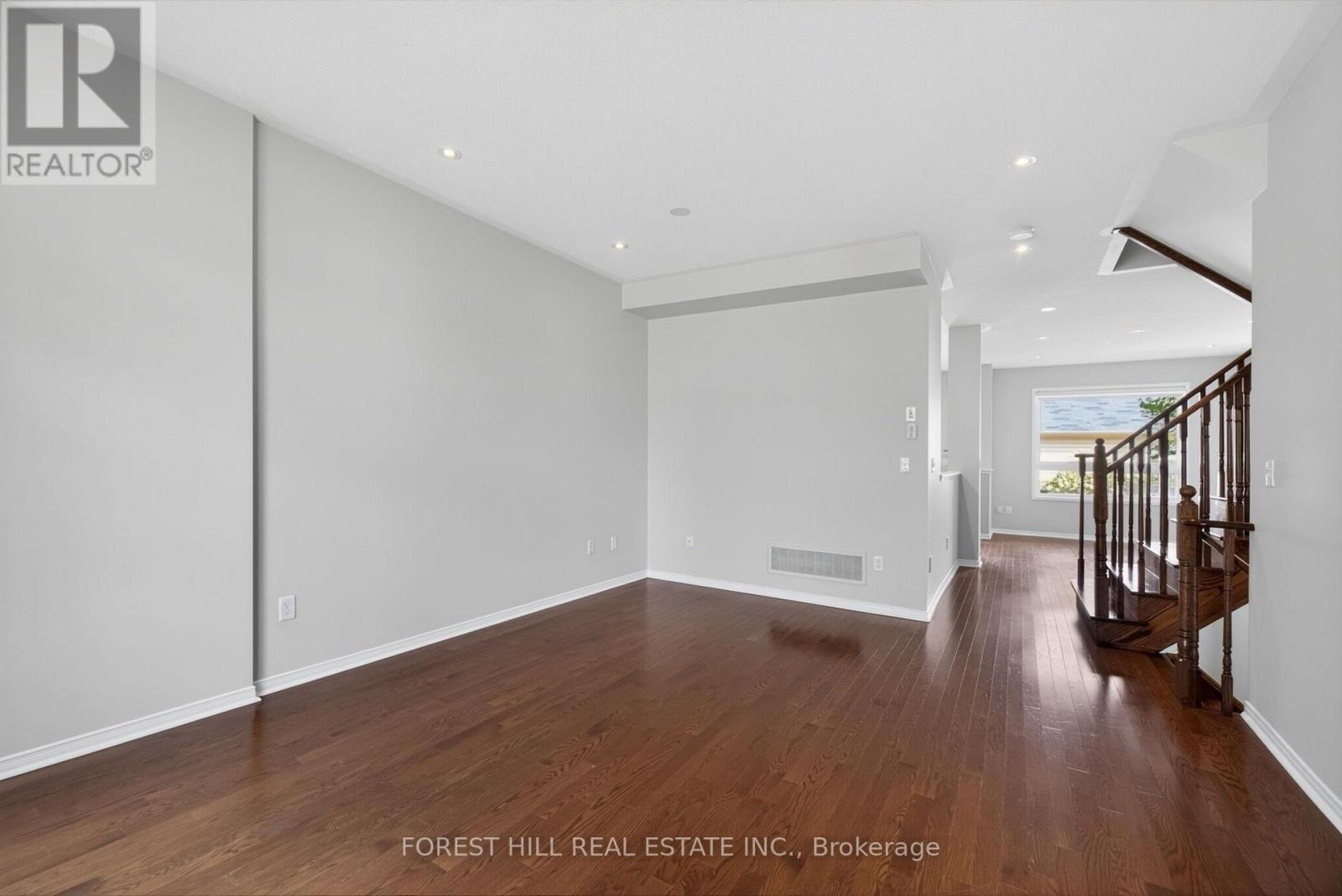 2537 Postmaster Drive, Oakville, Ontario  L6M 0L6 - Photo 3 - W13881030