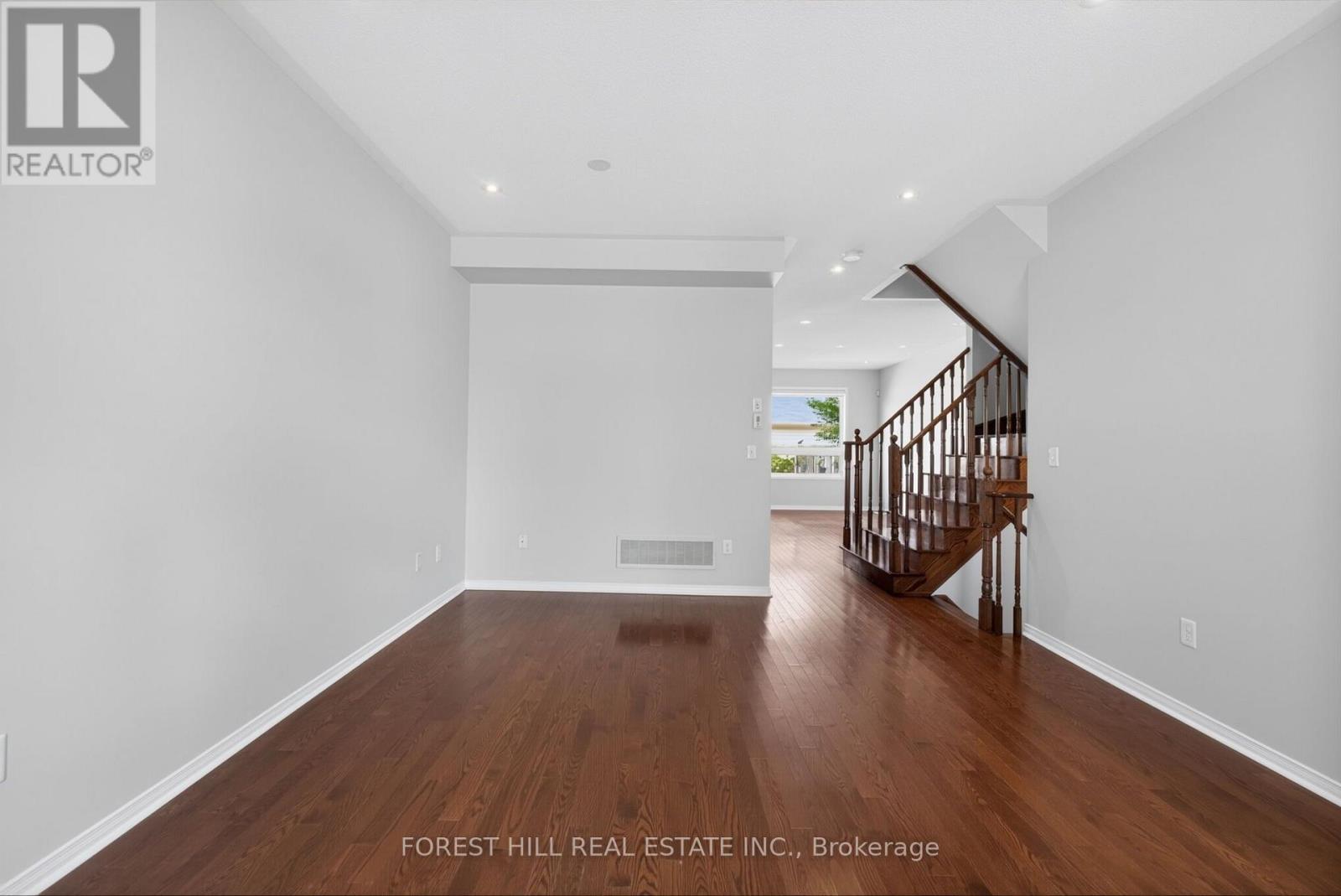 2537 Postmaster Drive, Oakville, Ontario  L6M 0L6 - Photo 4 - W13881030