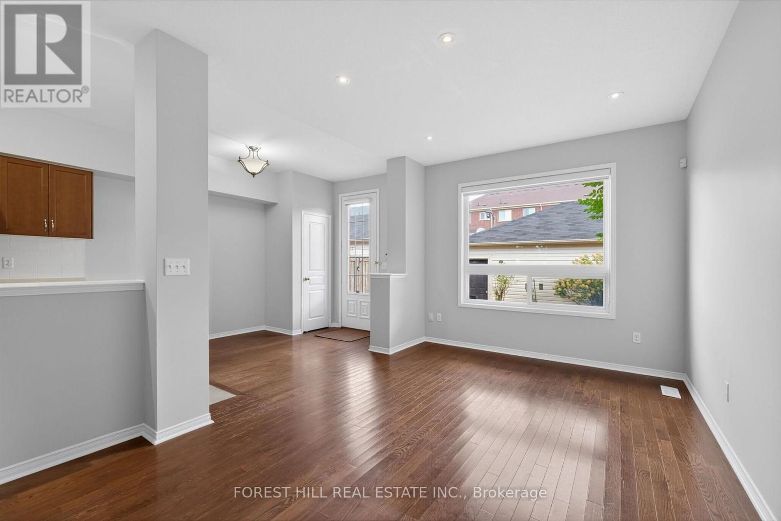 2537 Postmaster Drive, Oakville, Ontario  L6M 0L6 - Photo 8 - W13881030