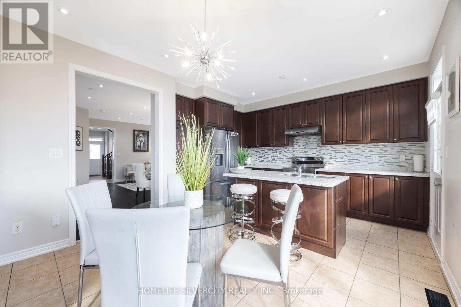 14 Levendale Court, Brampton, Ontario  L6P 0K4 - Photo 12 - W13881038