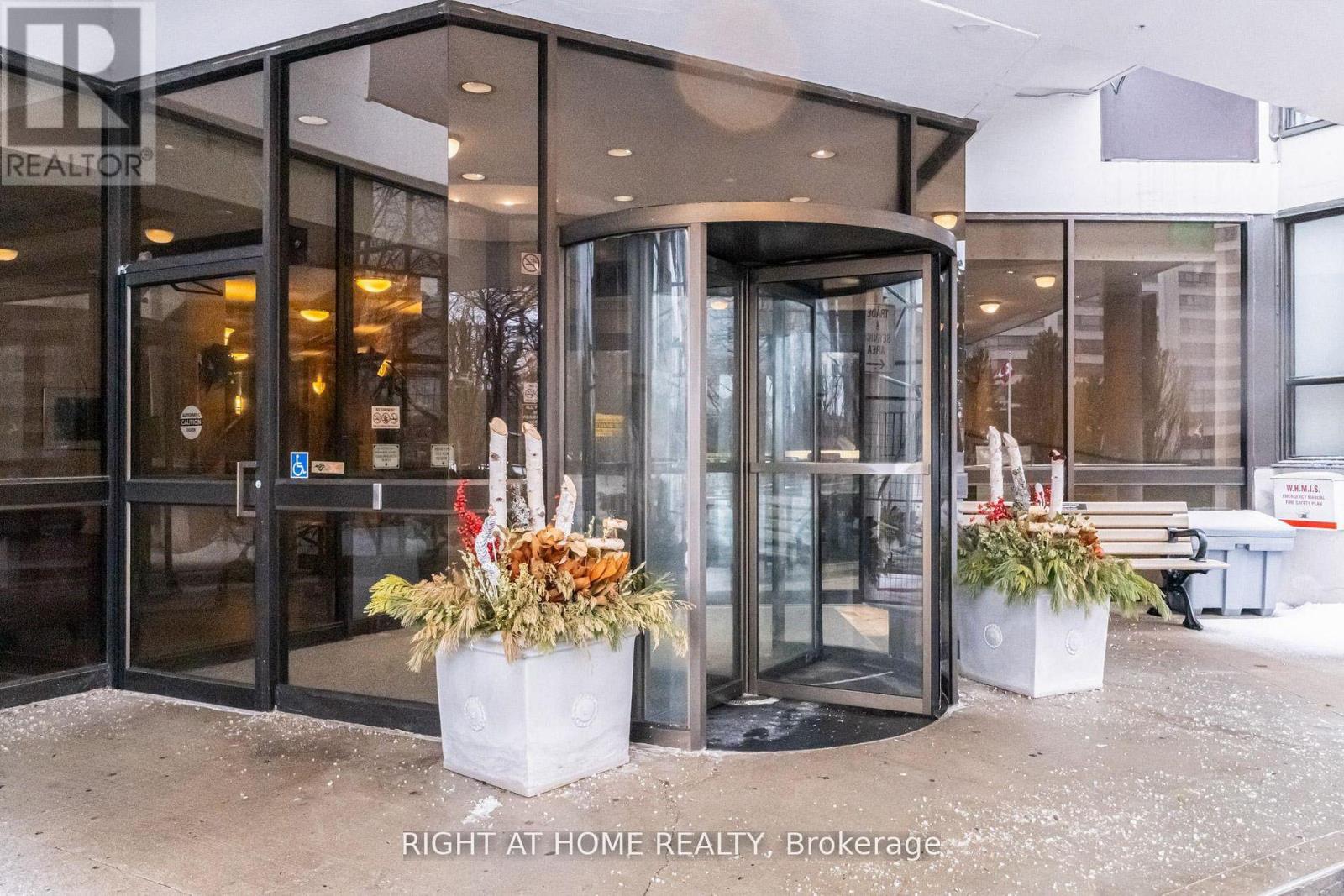606 - 1333 Bloor Street E, Mississauga, Ontario  L4Y 3T6 - Photo 3 - W13881048