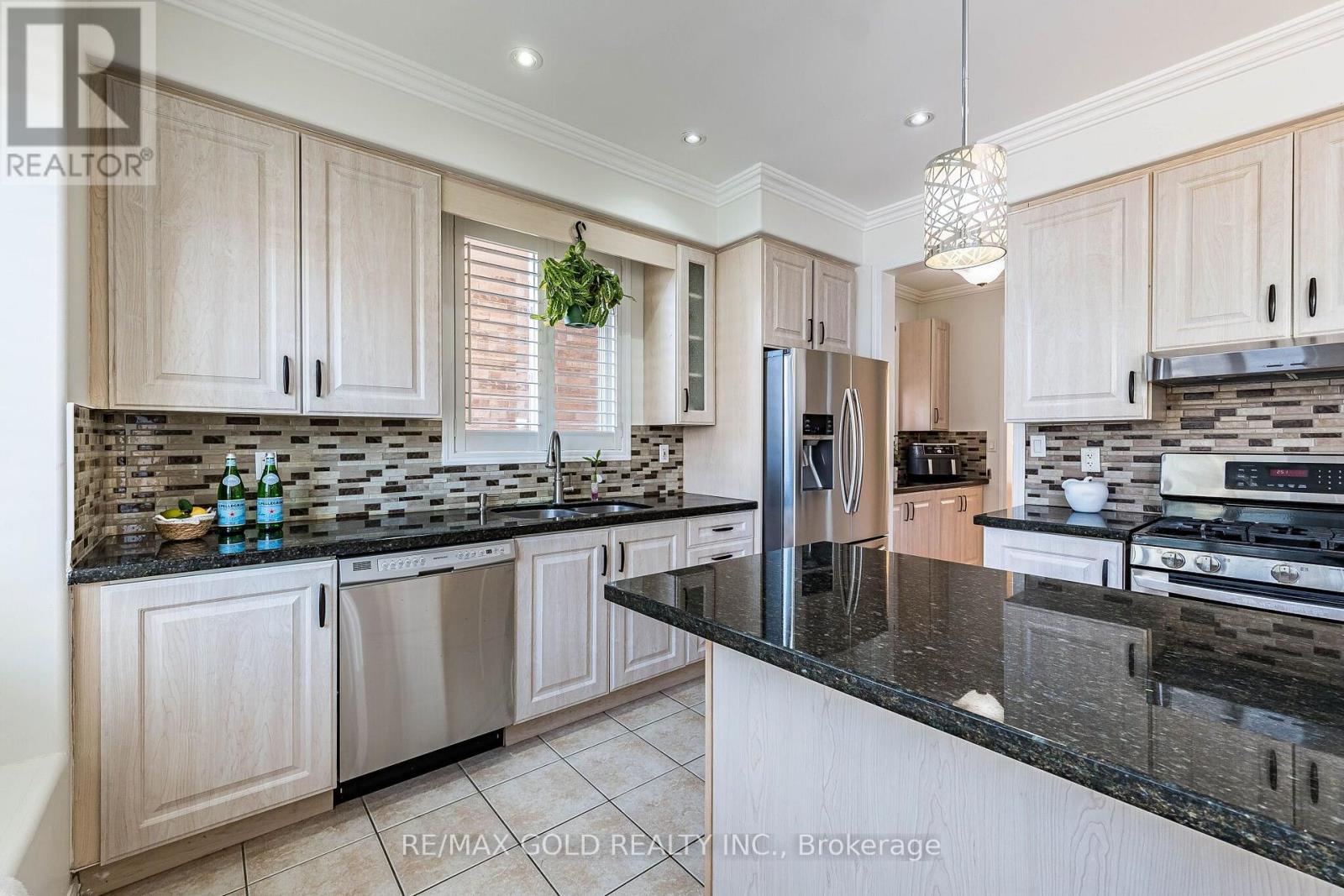 21 Mistybrook Crescent, Brampton, Ontario  L7A 2S8 - Photo 13 - W13881090
