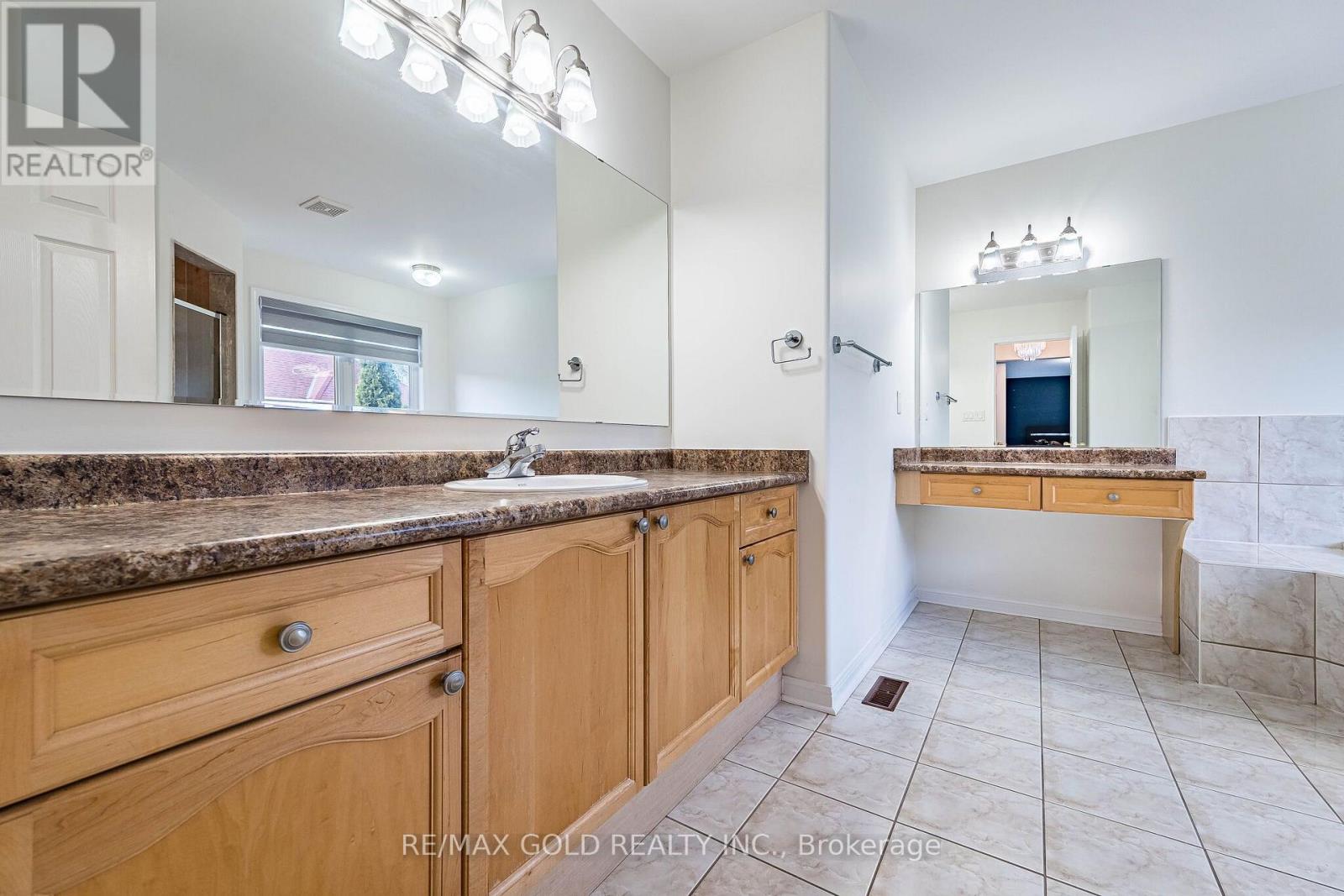 21 Mistybrook Crescent, Brampton, Ontario  L7A 2S8 - Photo 24 - W13881090