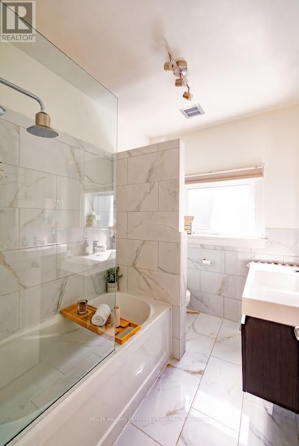 Main - 199 Parkside Drive, Toronto, Ontario  M6R 2Z2 - Photo 3 - W13881220