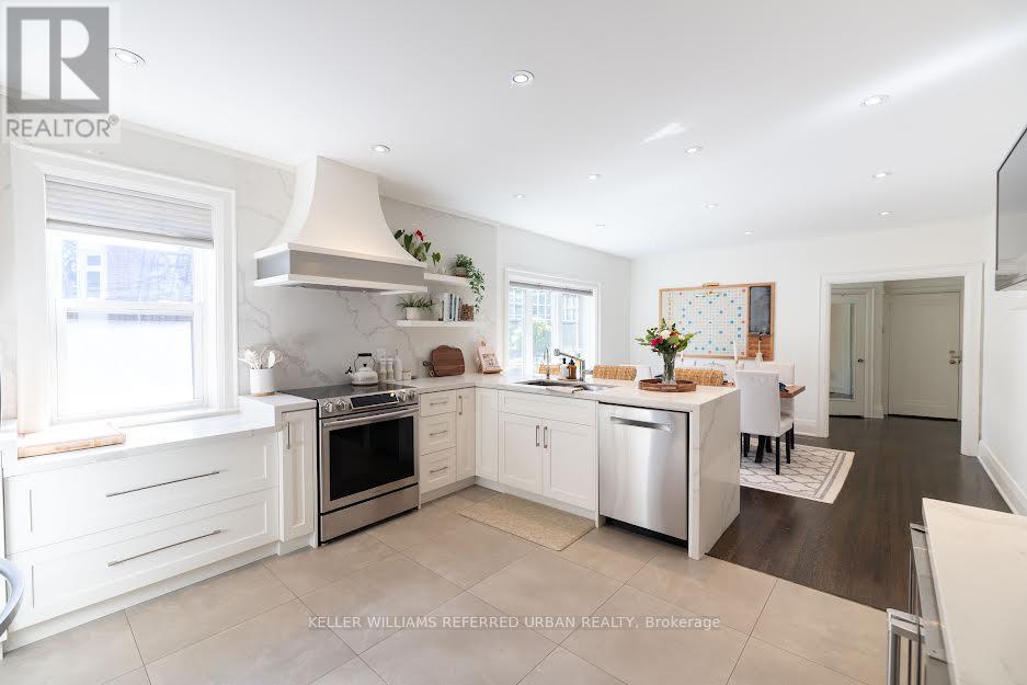 Main - 199 Parkside Drive, Toronto, Ontario  M6R 2Z2 - Photo 9 - W13881220