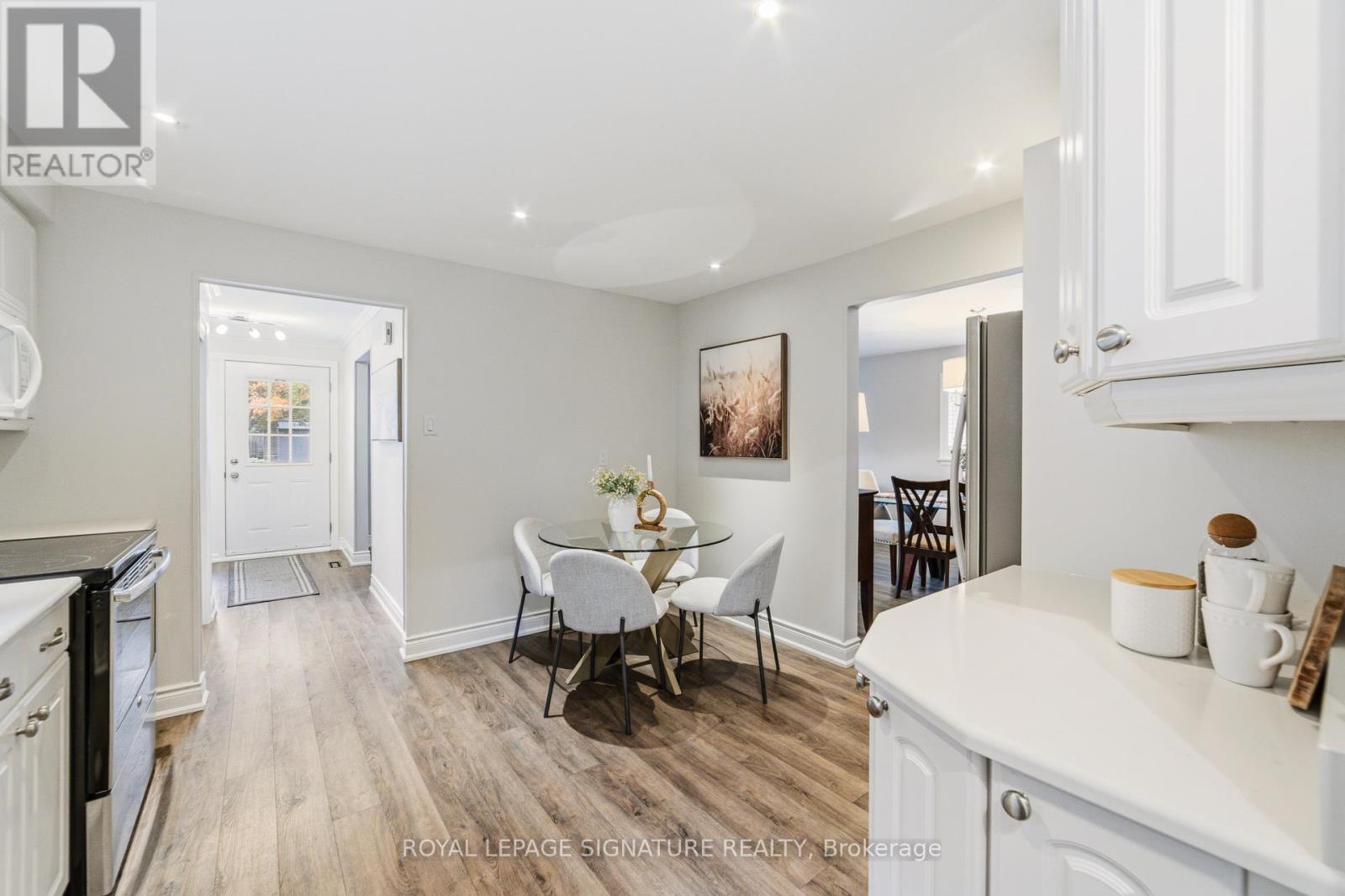 220 Chebucto Drive, Oakville, Ontario  L6J 5P9 - Photo 12 - W13881264