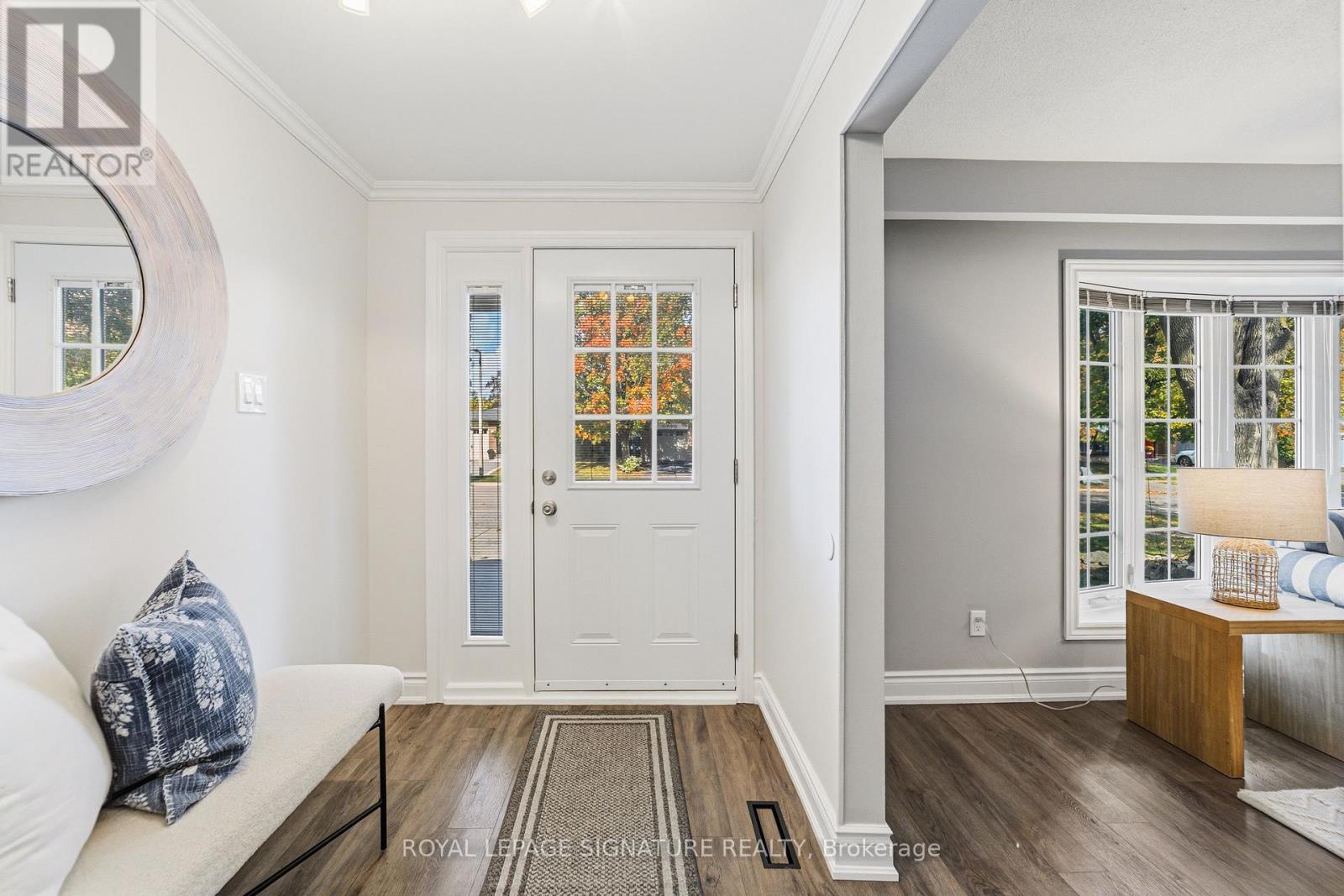 220 Chebucto Drive, Oakville, Ontario  L6J 5P9 - Photo 2 - W13881264