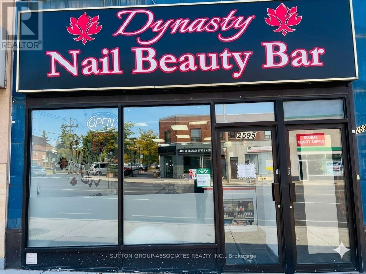 2595 EGLINTON AVENUE W, Toronto, Ontario