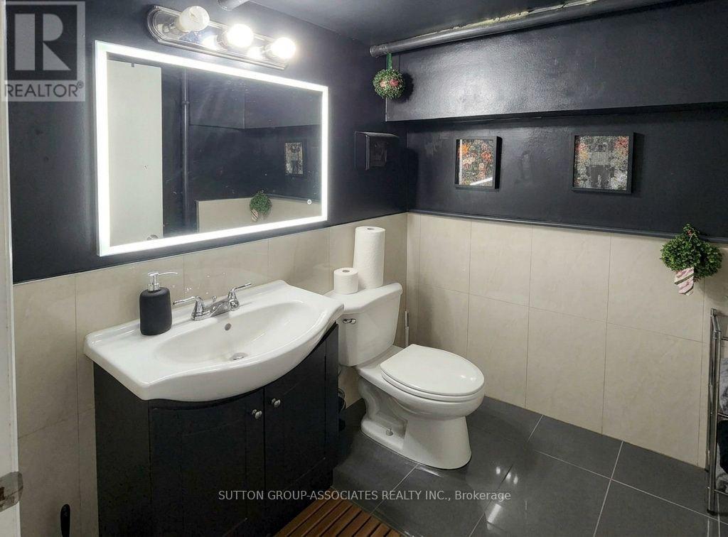2595 Eglinton Avenue W, Toronto, Ontario  M6M 1T3 - Photo 11 - W13881272