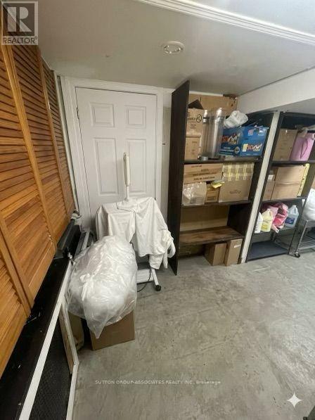 2595 Eglinton Avenue W, Toronto, Ontario  M6M 1T3 - Photo 12 - W13881272