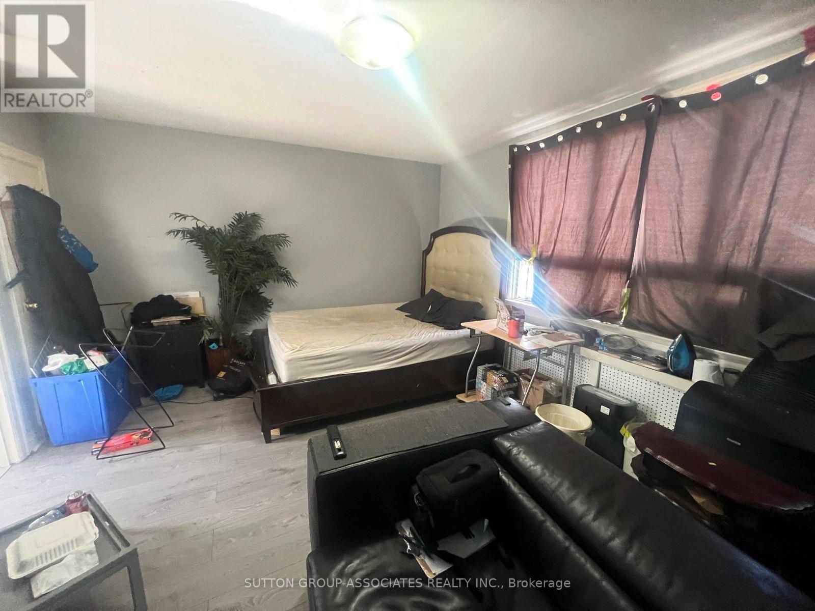 2595 Eglinton Avenue W, Toronto, Ontario  M6M 1T3 - Photo 19 - W13881272