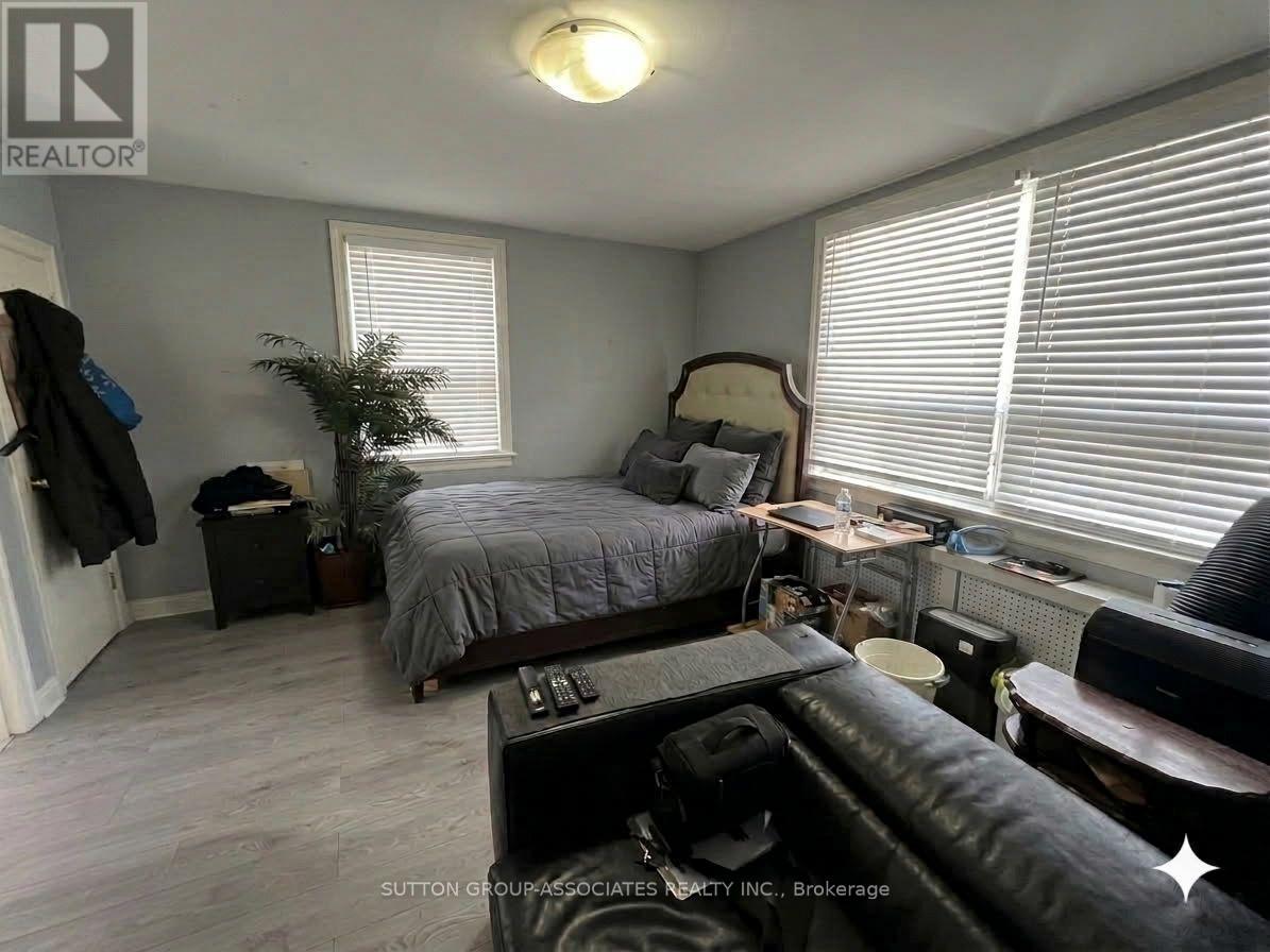 2595 Eglinton Avenue W, Toronto, Ontario  M6M 1T3 - Photo 20 - W13881272