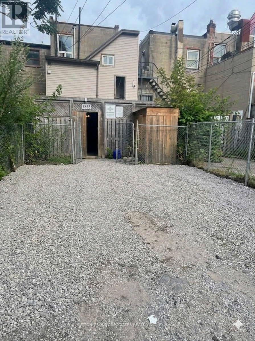 2595 Eglinton Avenue W, Toronto, Ontario  M6M 1T3 - Photo 32 - W13881272
