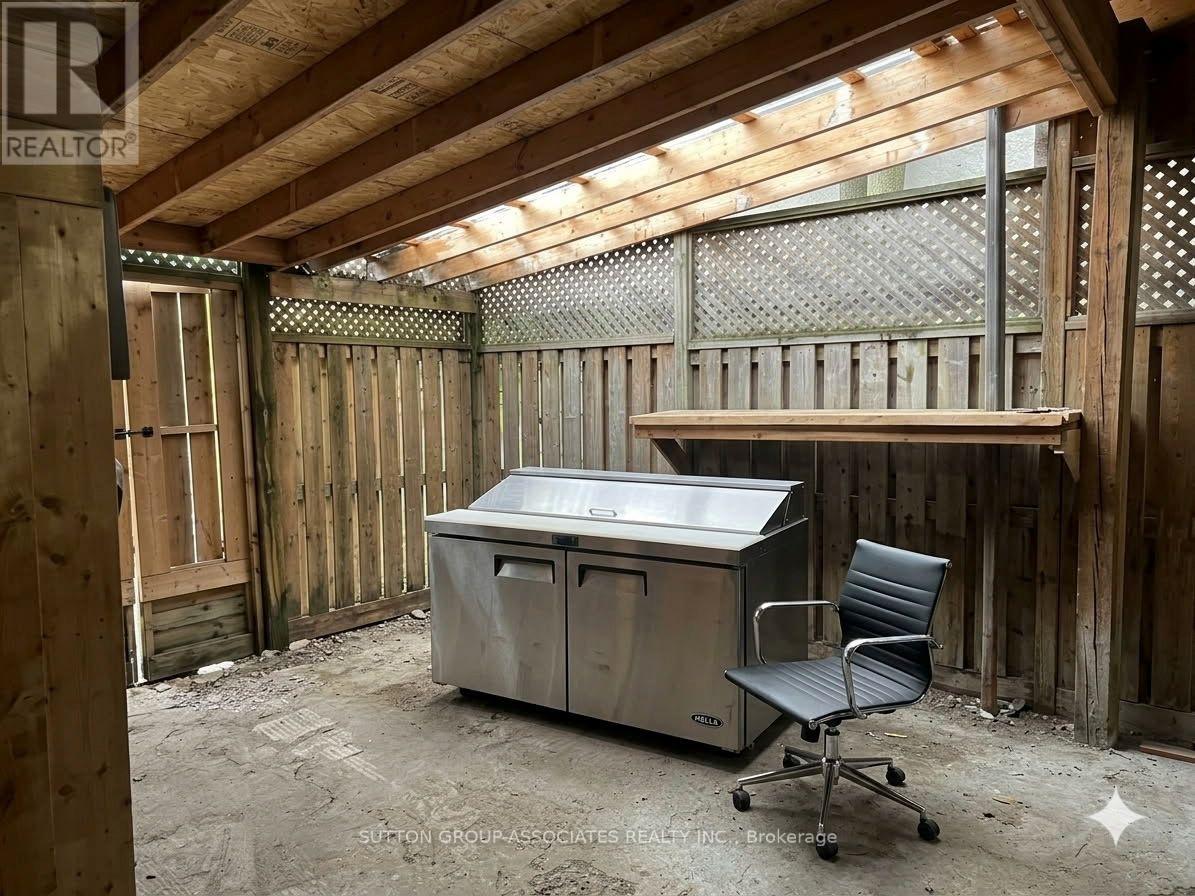 2595 Eglinton Avenue W, Toronto, Ontario  M6M 1T3 - Photo 35 - W13881272