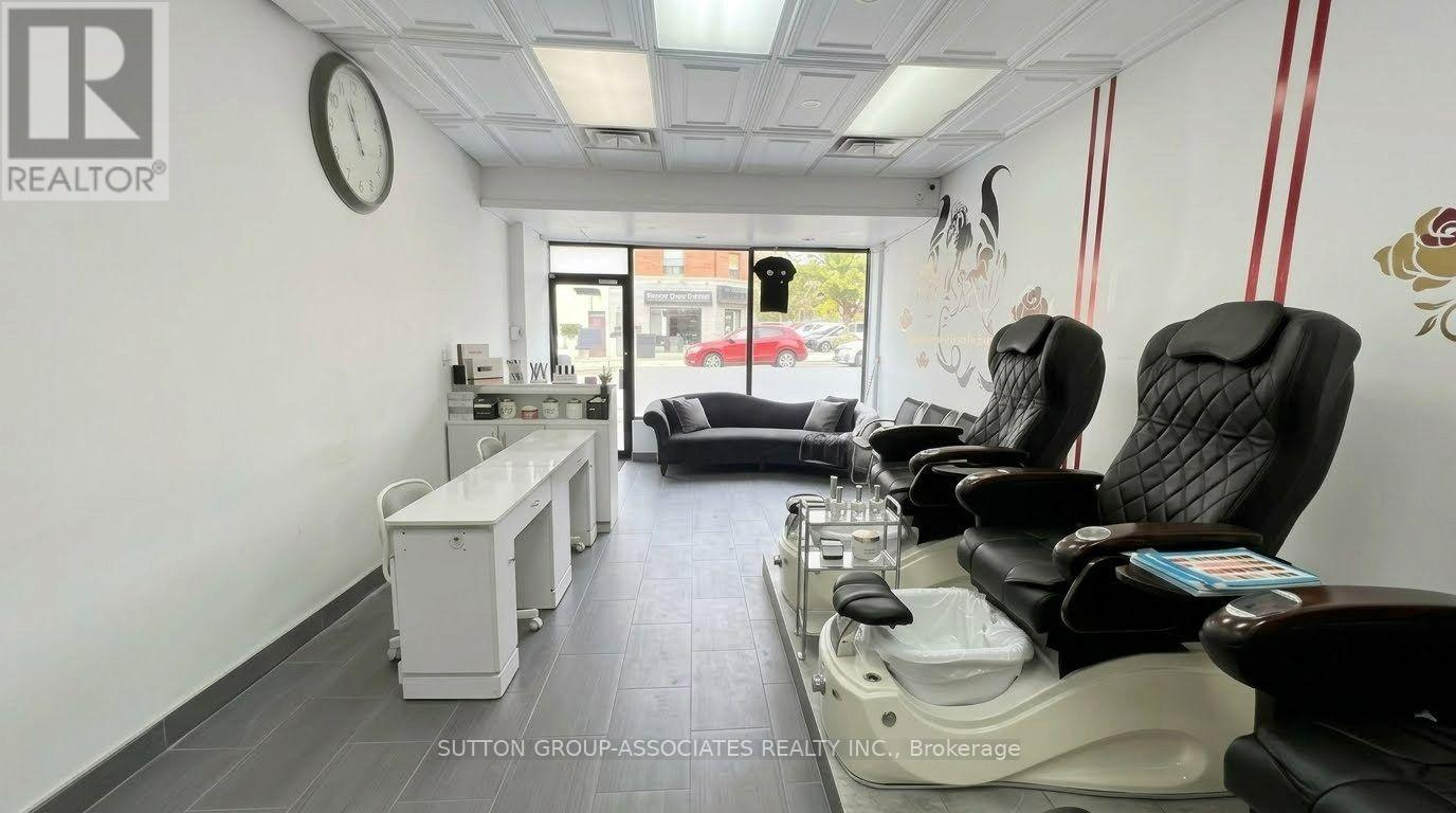 2595 Eglinton Avenue W, Toronto, Ontario  M6M 1T3 - Photo 5 - W13881272