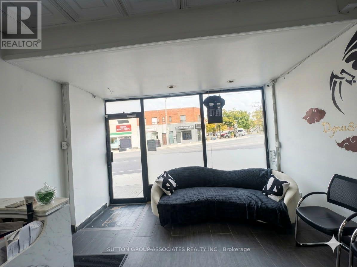 2595 Eglinton Avenue W, Toronto, Ontario  M6M 1T3 - Photo 7 - W13881272