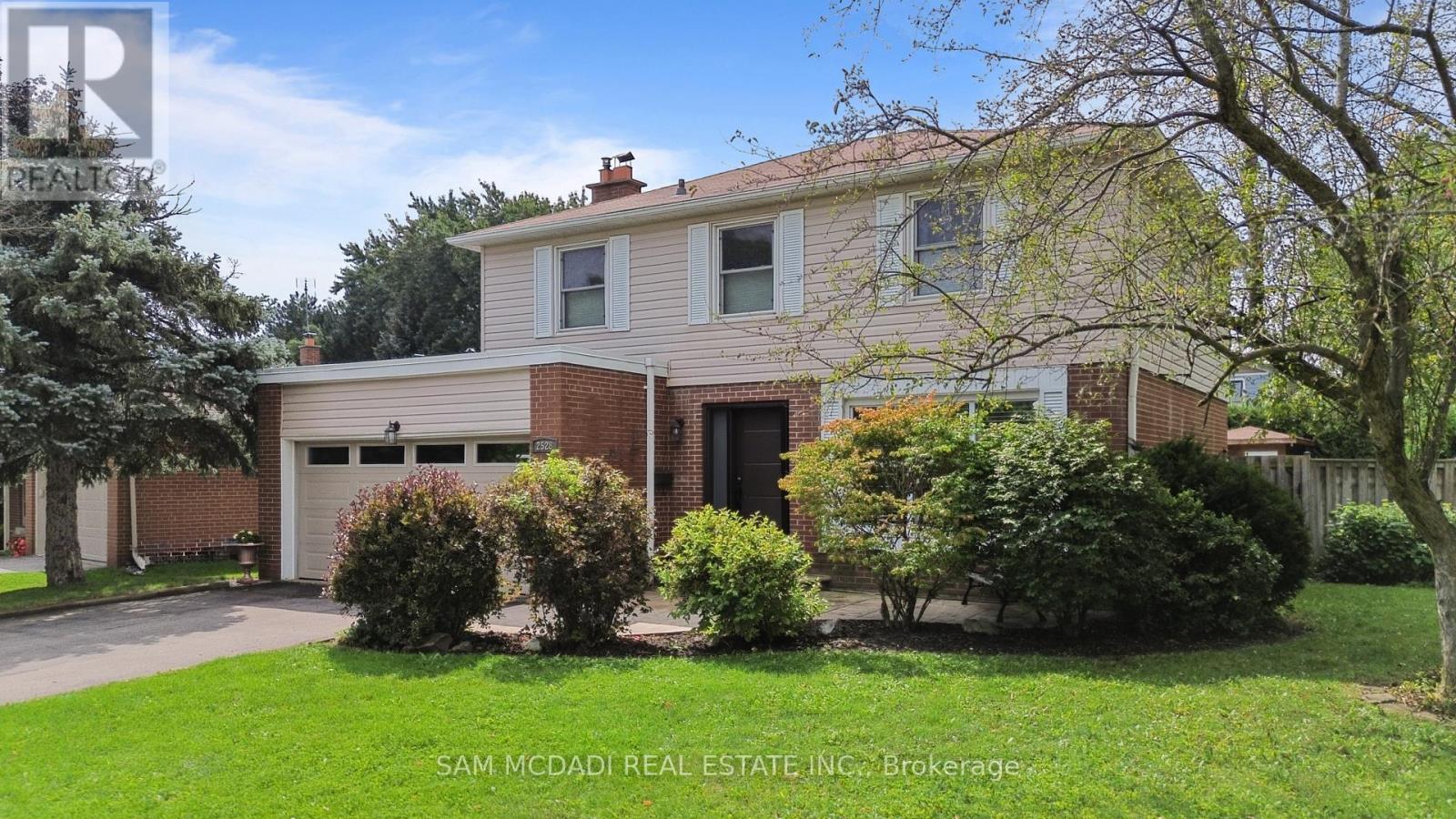 2528 Frankfield Road, Mississauga, Ontario  L5K 2A6 - Photo 2 - W13881282