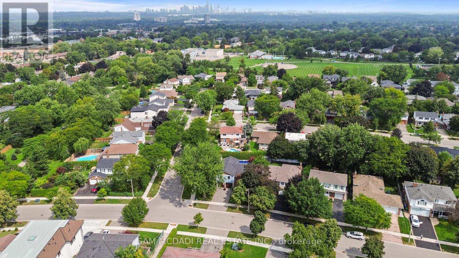 2528 Frankfield Road, Mississauga, Ontario  L5K 2A6 - Photo 3 - W13881282