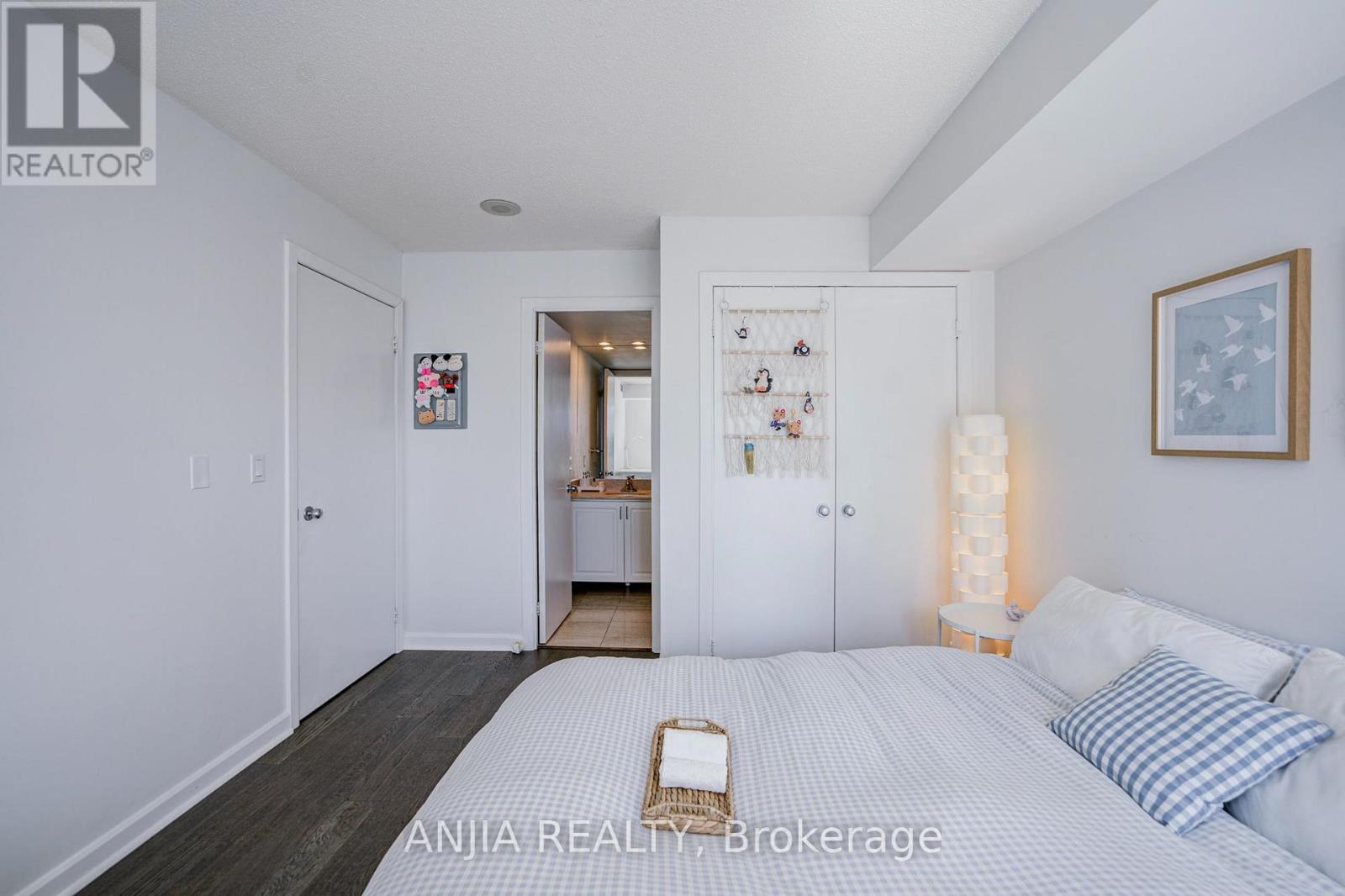 2011 - 8 Park Road, Toronto, Ontario  M4W 3S5 - Photo 26 - C13877342