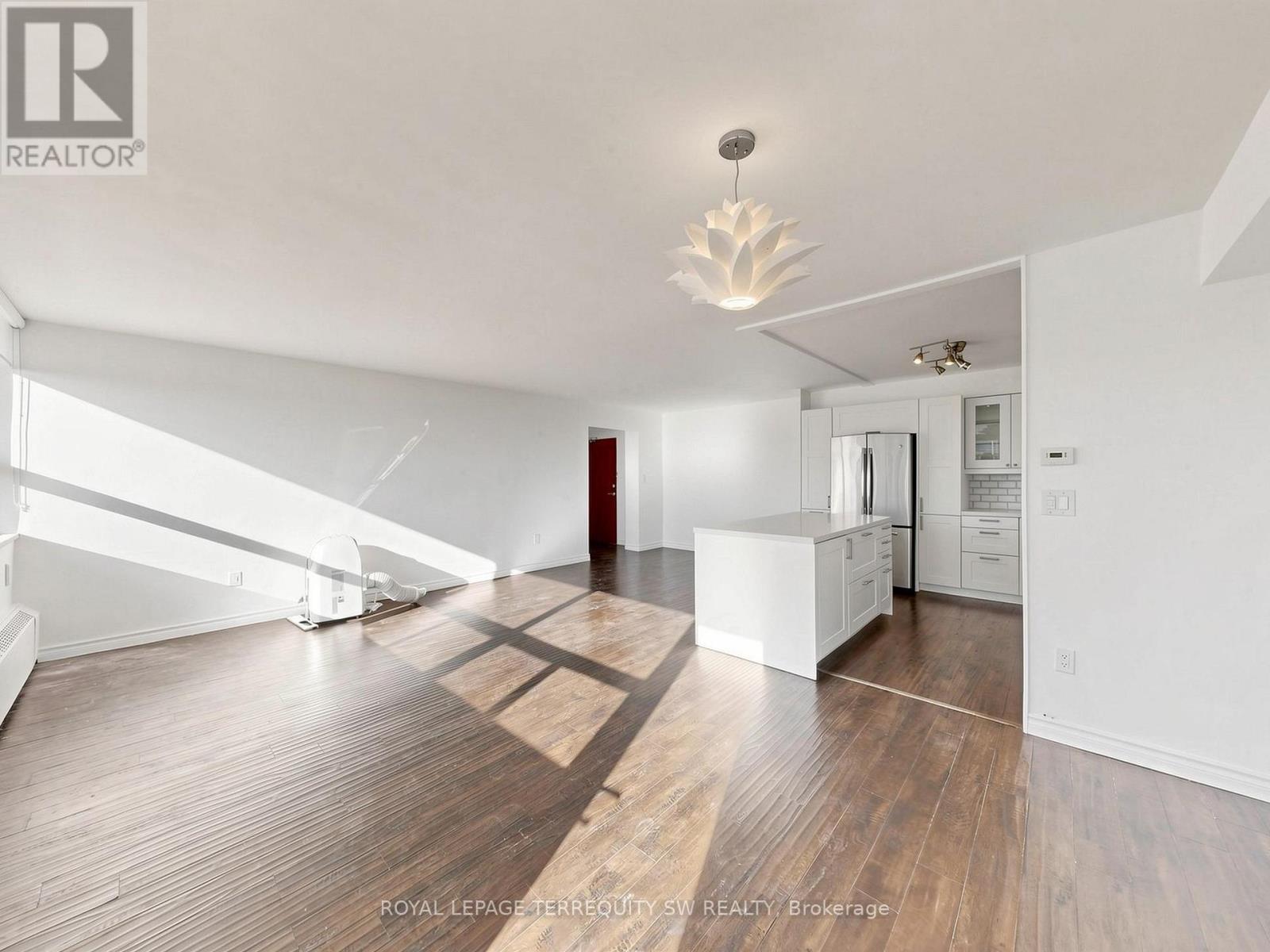 2301 - 360 Ridelle Ave Avenue, Toronto, Ontario  M6B 1K1 - Photo 3 - W13880200