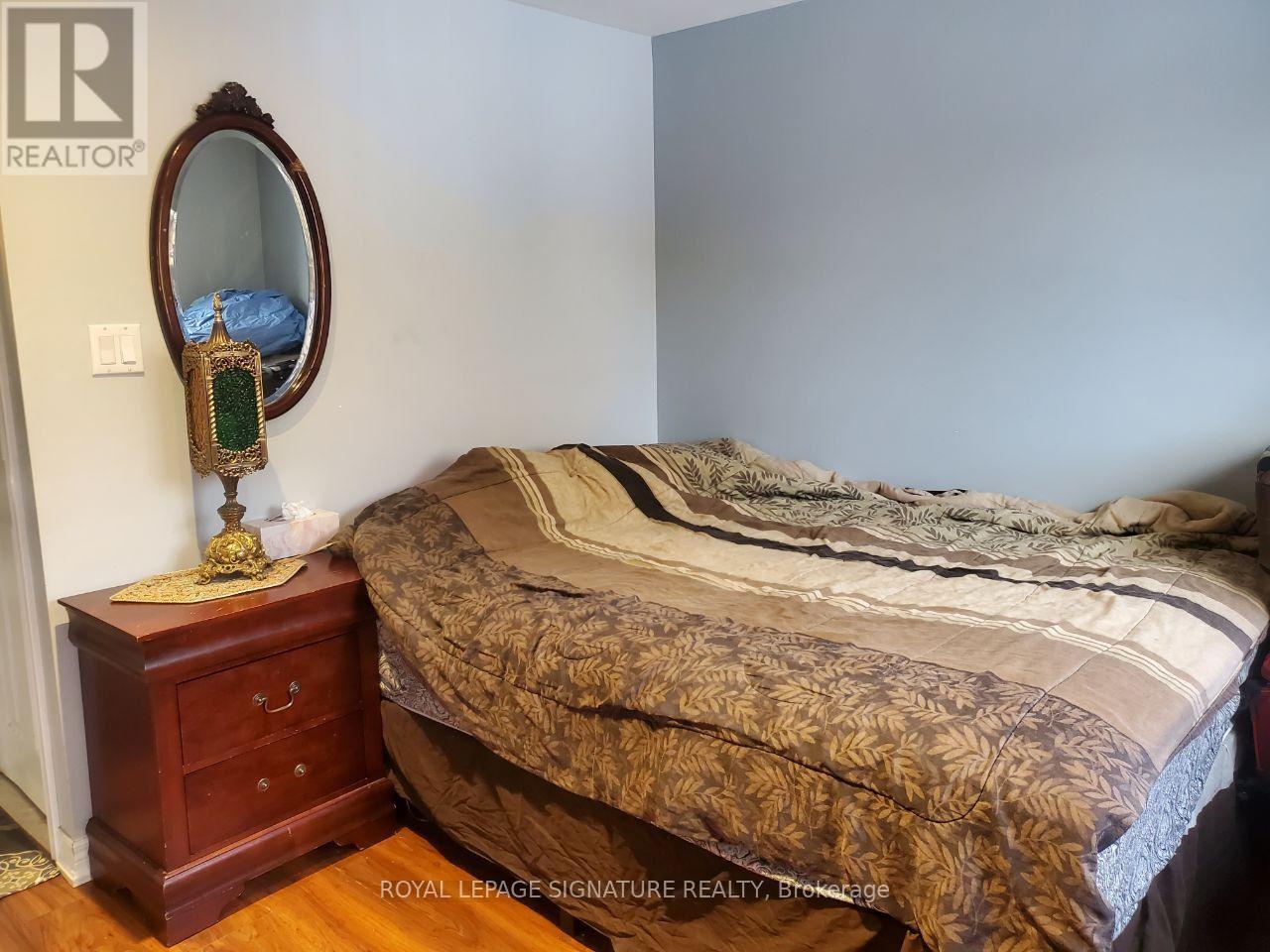 6303 Plowmans Heath, Mississauga, Ontario  L5N 3W1 - Photo 16 - W13880878