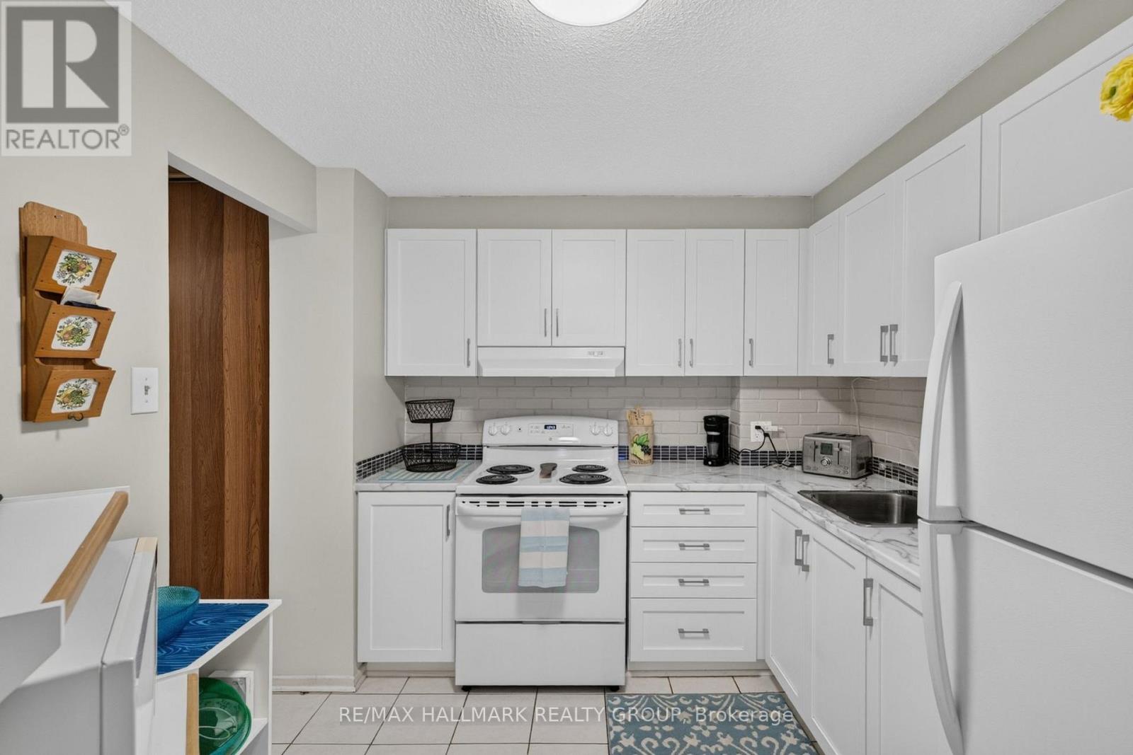 1005 - 415 Greenview Avenue, Ottawa, Ontario  K2B 8G5 - Photo 9 - X13862934