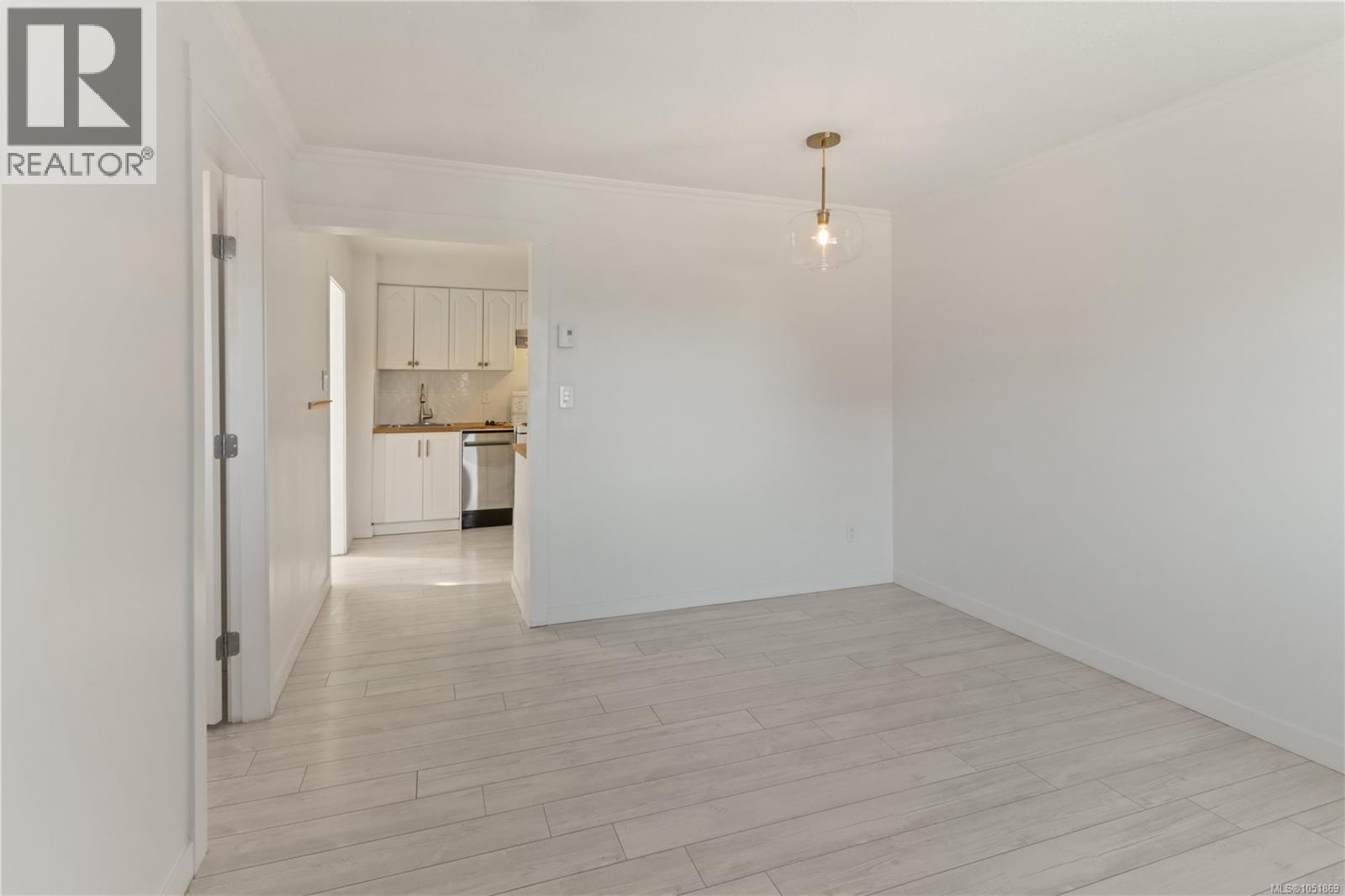 425 Stewart Ave