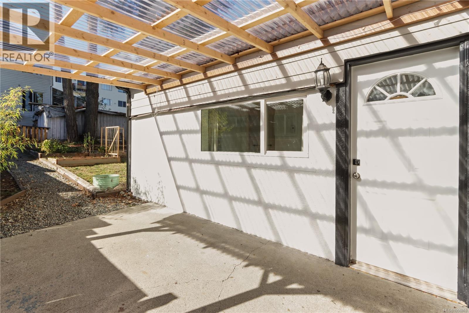 425 Stewart Ave