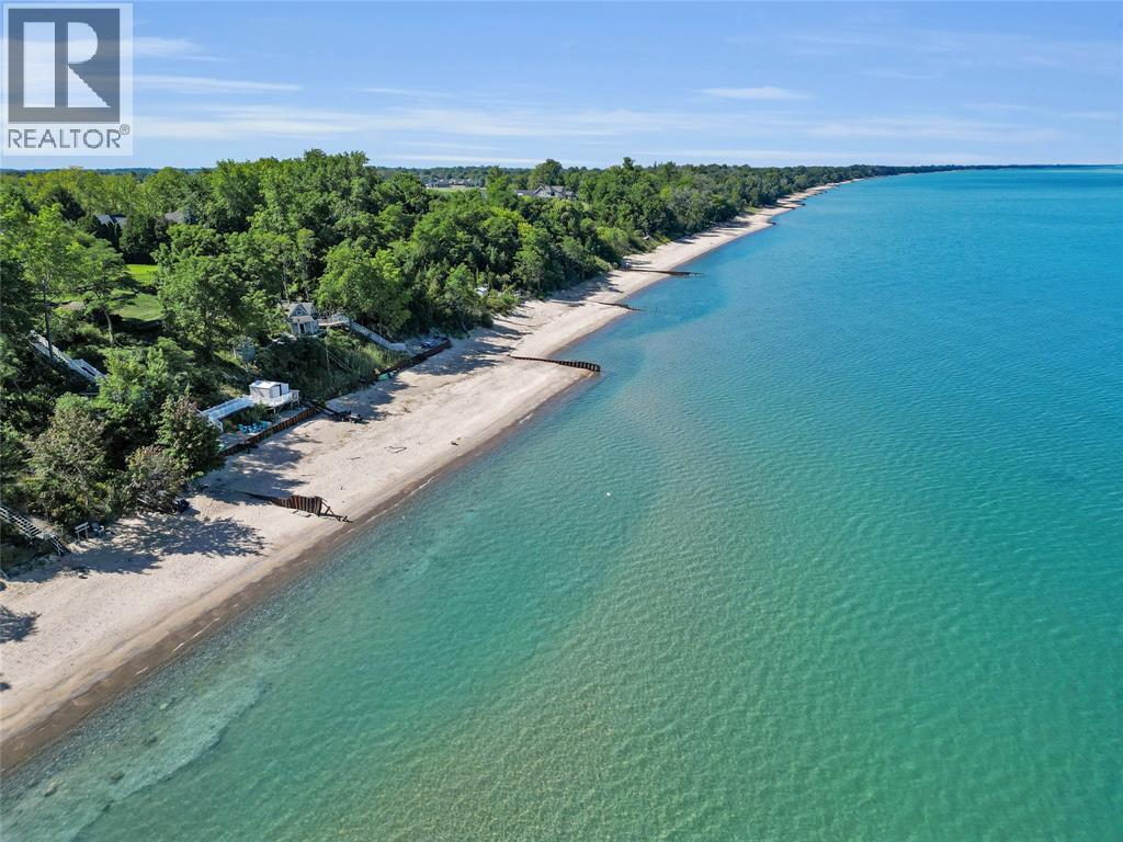 3692 BEVERLY GLEN ..., Plympton-Wyoming, Ontario