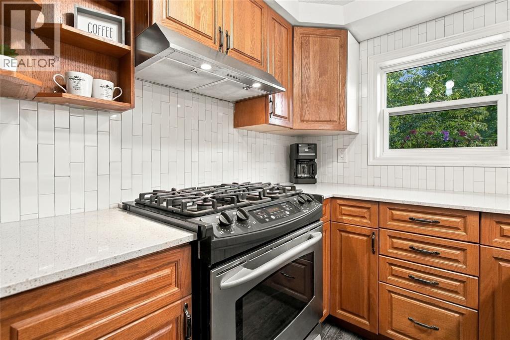 3692 Beverly Glen ..., Plympton-Wyoming, Ontario  N0N 1E0 - Photo 10 - 26024951