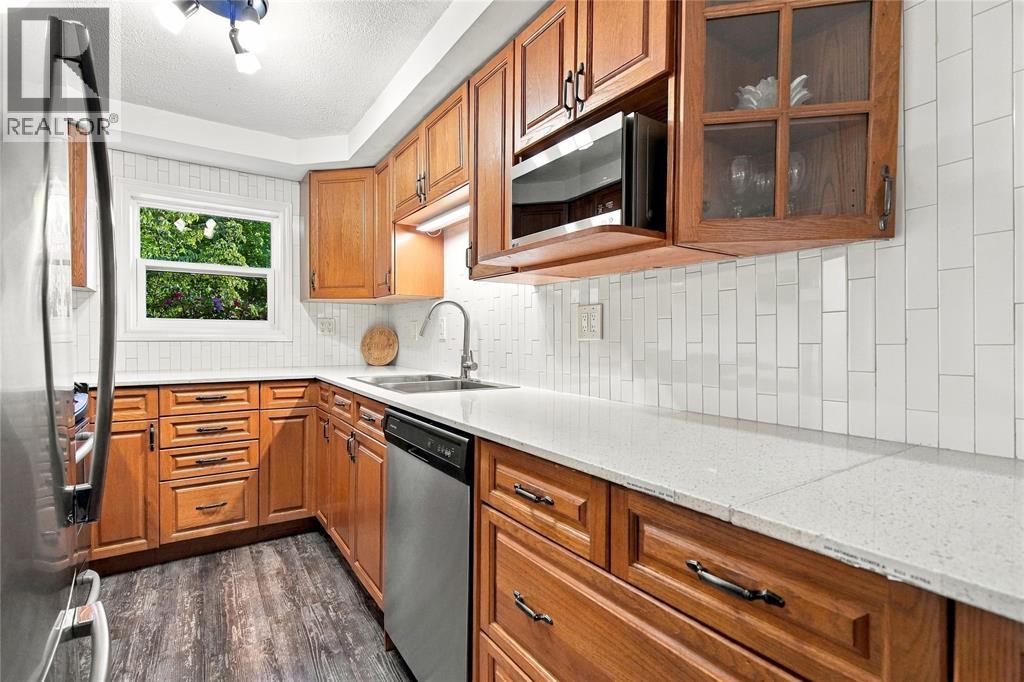 3692 Beverly Glen ..., Plympton-Wyoming, Ontario  N0N 1E0 - Photo 11 - 26024951