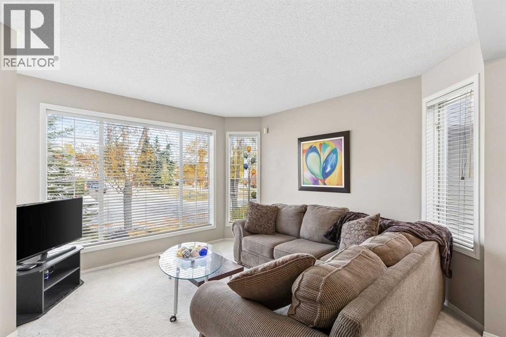 172 Harvest Gold Heights NE, Calgary, Alberta  T3K 4H2 - Photo 5 - A2351176