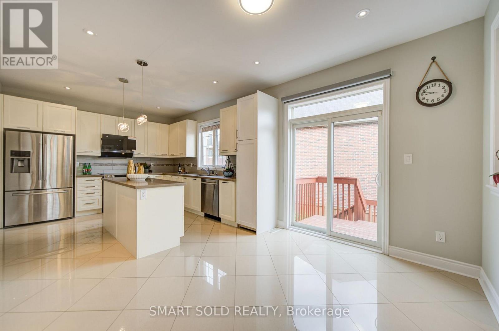 982 Wilbur Pipher Circle, Newmarket, Ontario  L3X 0B8 - Photo 15 - N13879472