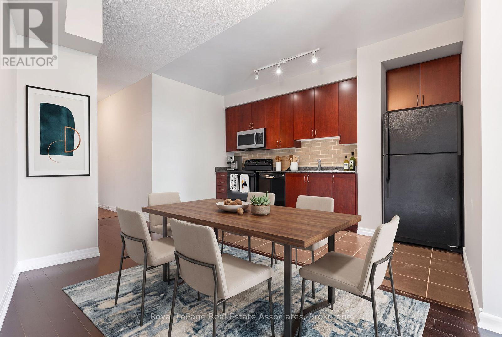 1709 - 223 Webb Drive, Mississauga, Ontario  L5B 0E8 - Photo 2 - W13876070
