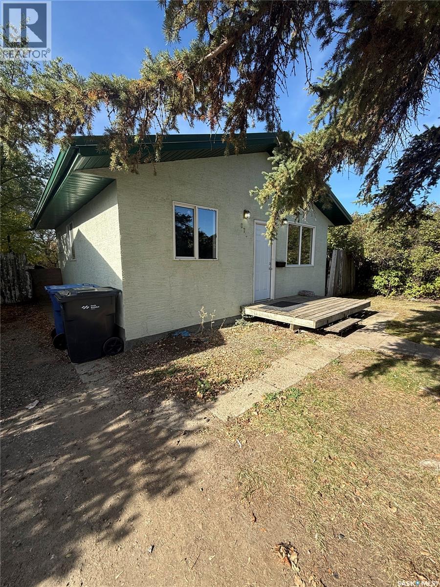 871 110th Street, North Battleford, Saskatchewan  S9A 2G9 - Photo 2 - SK050800