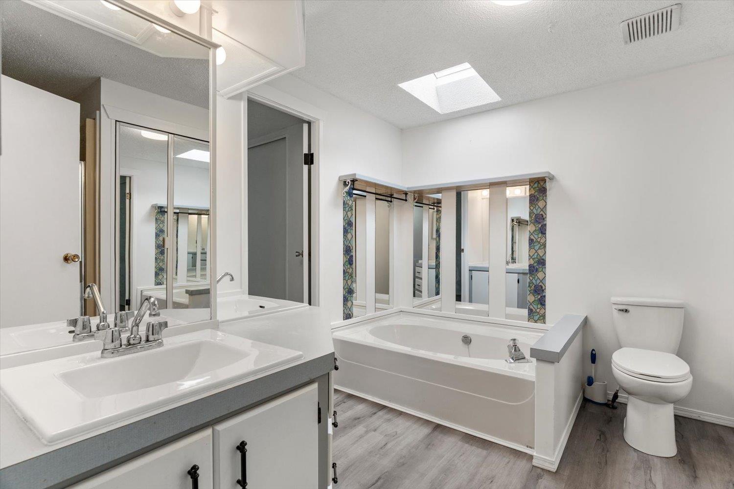 106 43201 LOUGHEED HIGHWAY