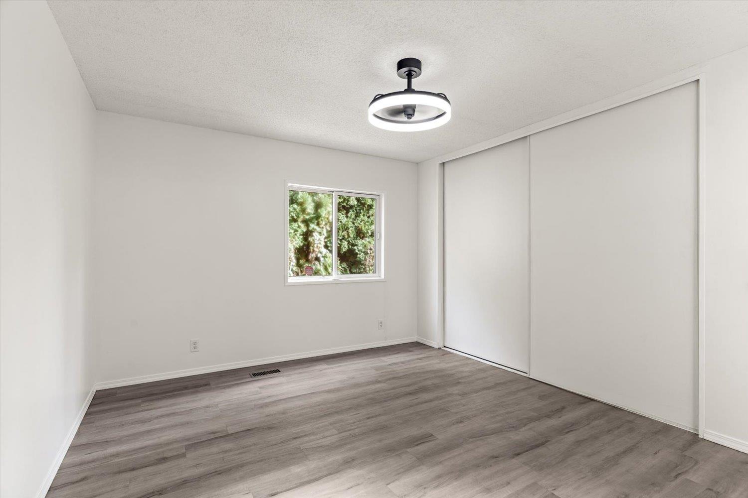 106 43201 LOUGHEED HIGHWAY