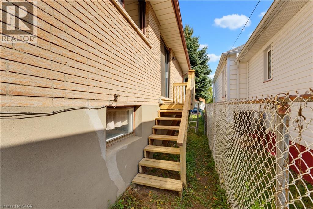 427 Lawrence Avenue, Kitchener, Ontario  N2M 1Y7 - Photo 17 - 40870026