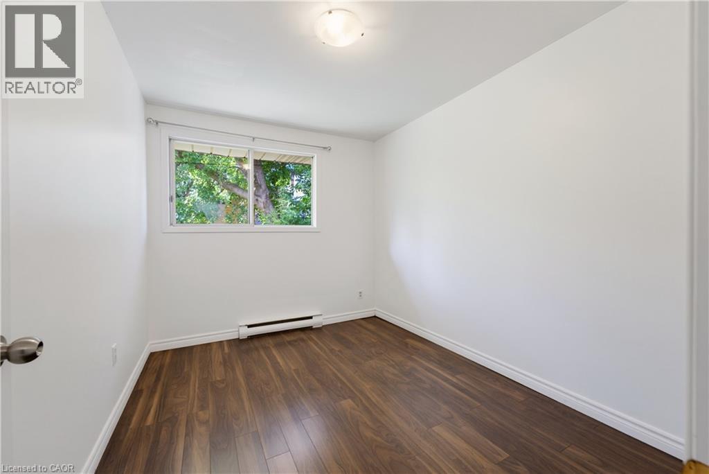 427 Lawrence Avenue, Kitchener, Ontario  N2M 1Y7 - Photo 9 - 40870026