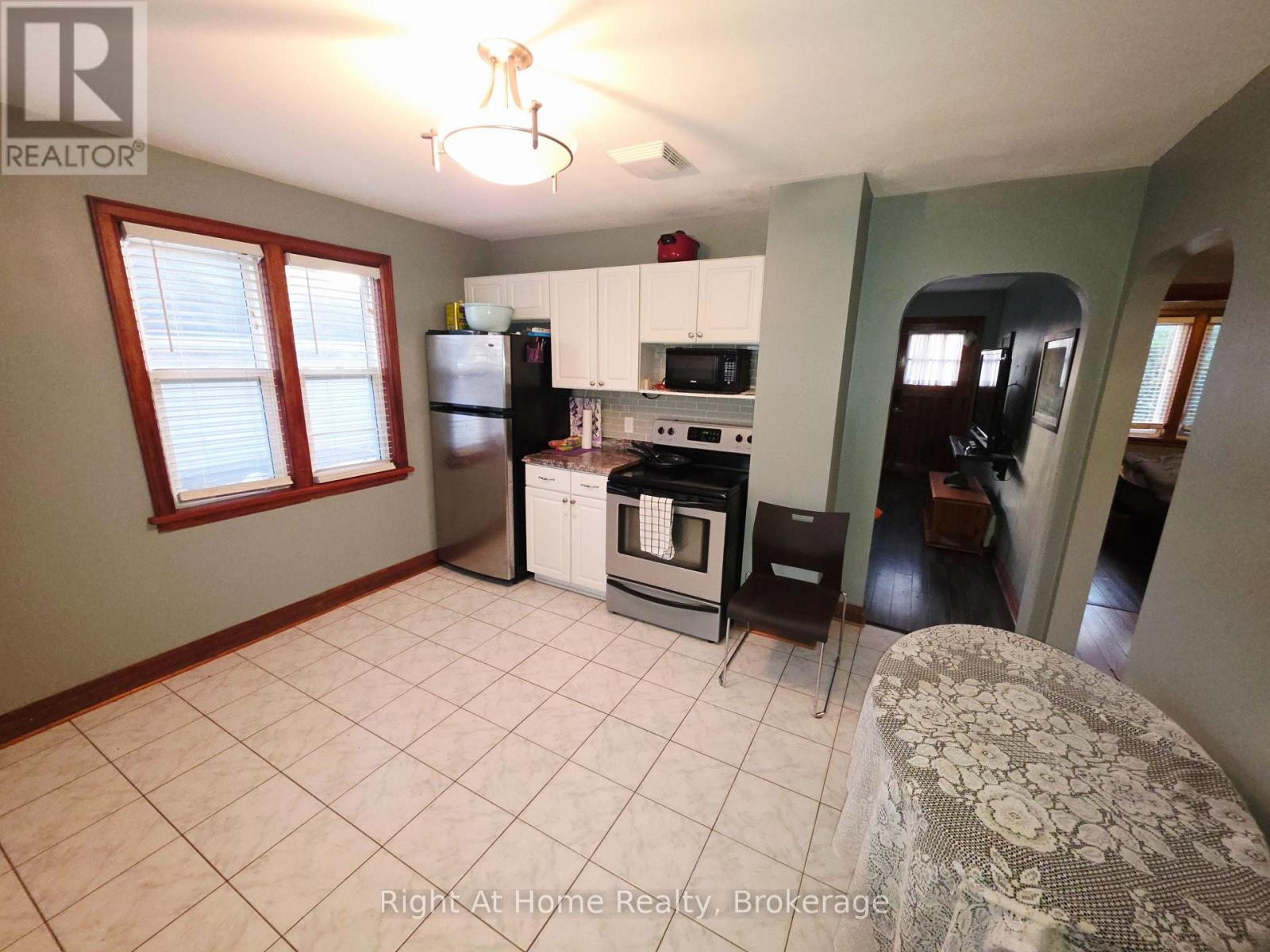 195 Empress Avenue S, Thunder Bay, Ontario  P7E 6S1 - Photo 3 - X13881420