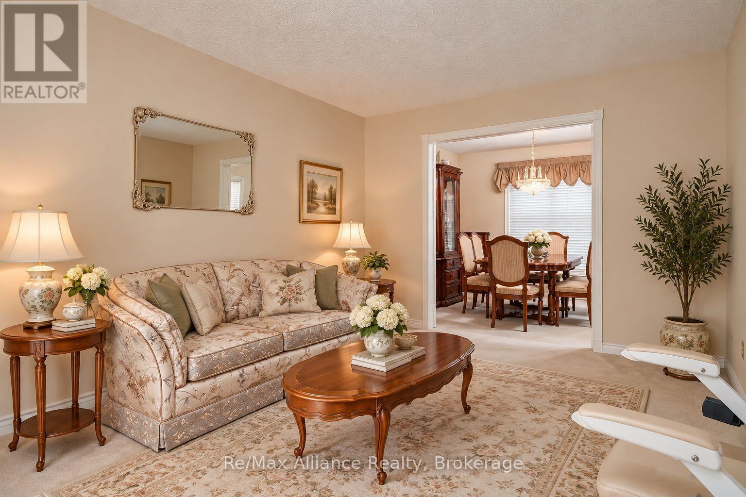 2151 Pineview Drive, Oakville, Ontario  L6H 5M3 - Photo 11 - W13881458