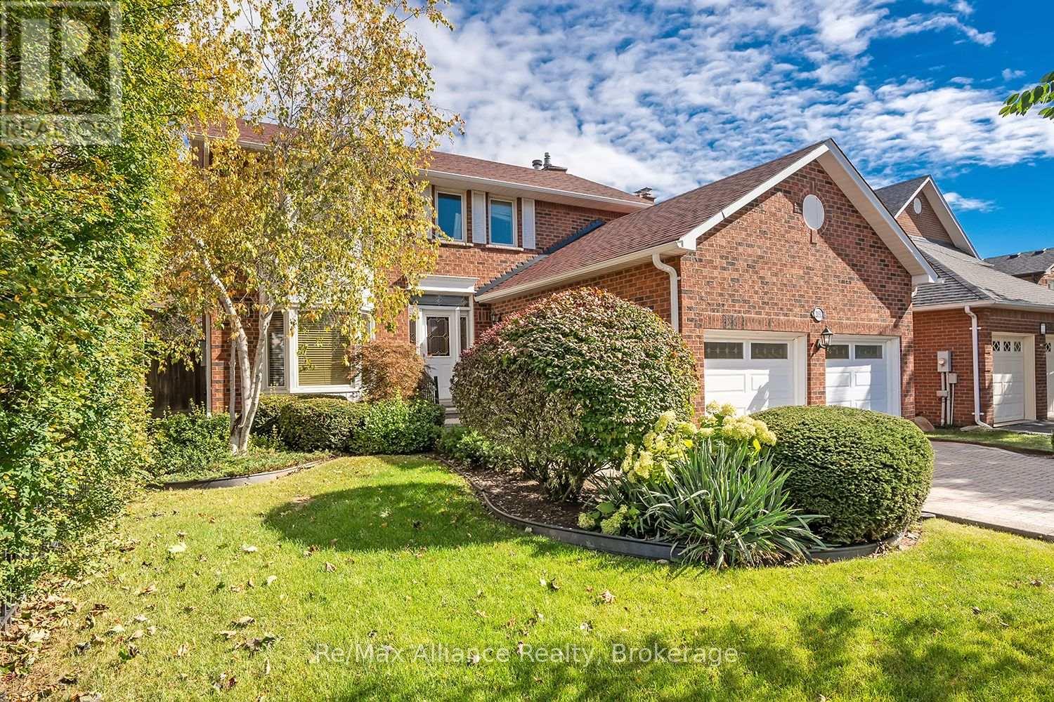 2151 Pineview Drive, Oakville, Ontario  L6H 5M3 - Photo 2 - W13881458
