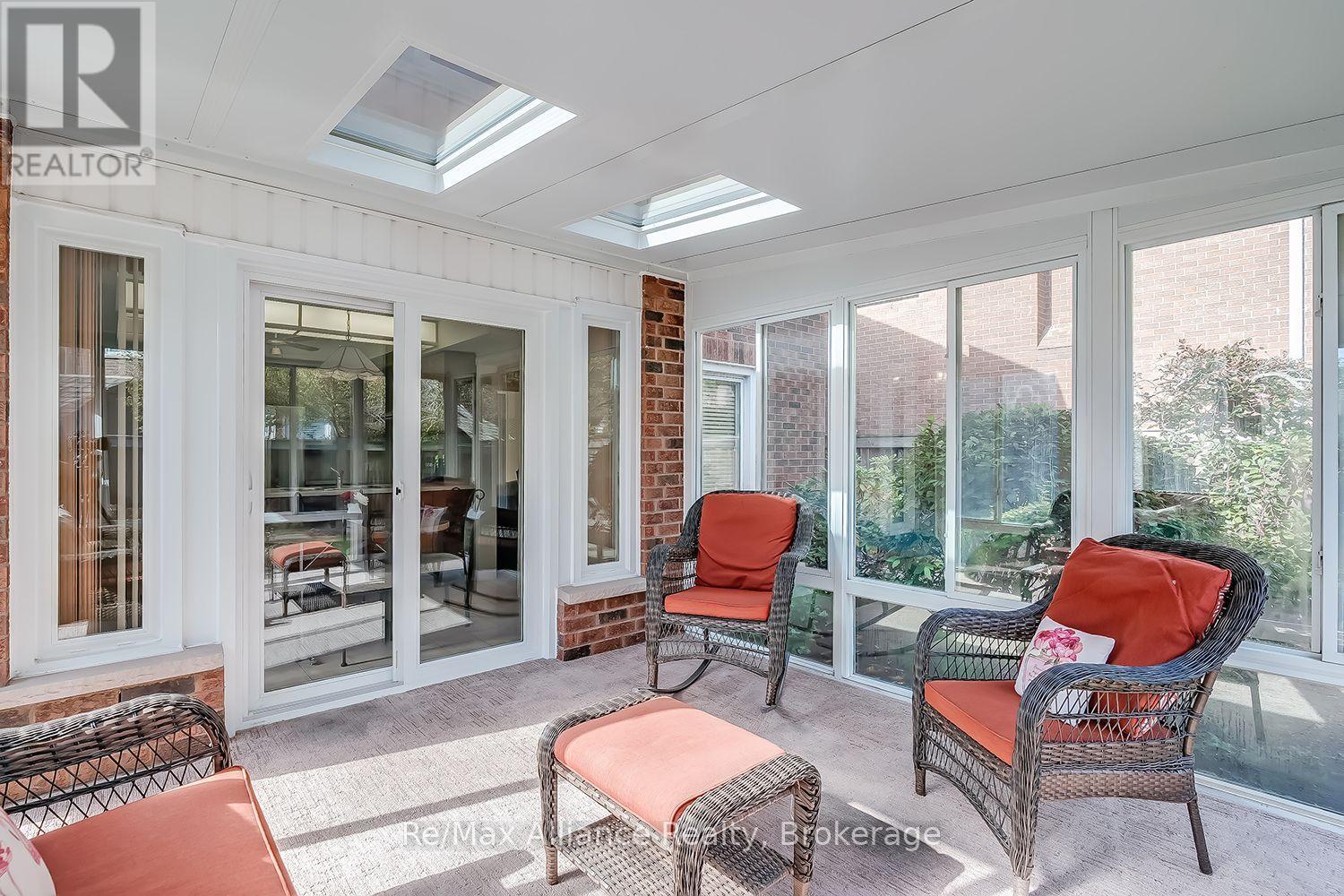 2151 Pineview Drive, Oakville, Ontario  L6H 5M3 - Photo 22 - W13881458
