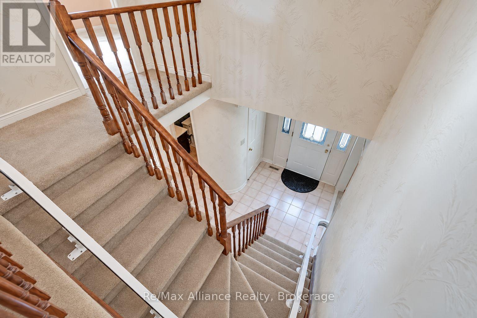 2151 Pineview Drive, Oakville, Ontario  L6H 5M3 - Photo 28 - W13881458