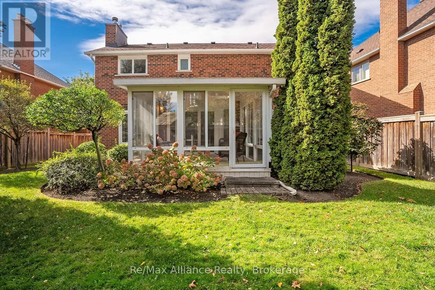 2151 Pineview Drive, Oakville, Ontario  L6H 5M3 - Photo 41 - W13881458