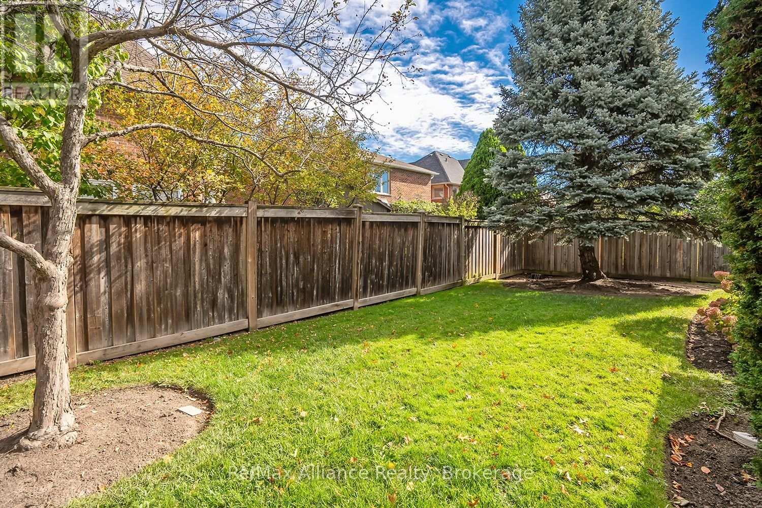 2151 Pineview Drive, Oakville, Ontario  L6H 5M3 - Photo 44 - W13881458