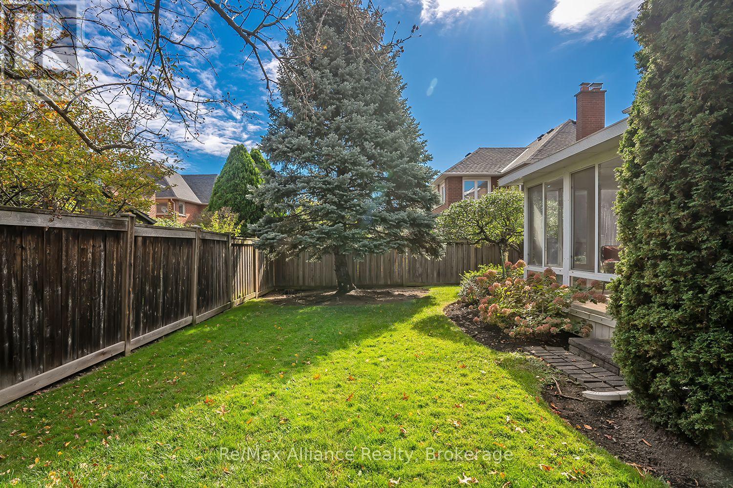 2151 Pineview Drive, Oakville, Ontario  L6H 5M3 - Photo 45 - W13881458