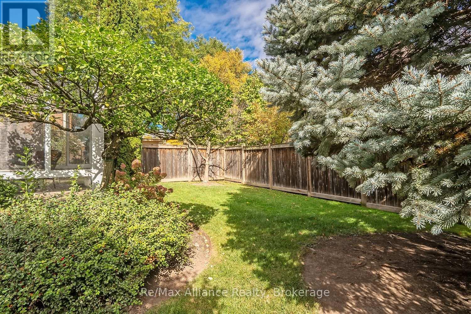 2151 Pineview Drive, Oakville, Ontario  L6H 5M3 - Photo 46 - W13881458