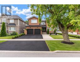 7 MENDIP CRESCENT, Toronto, Ontario