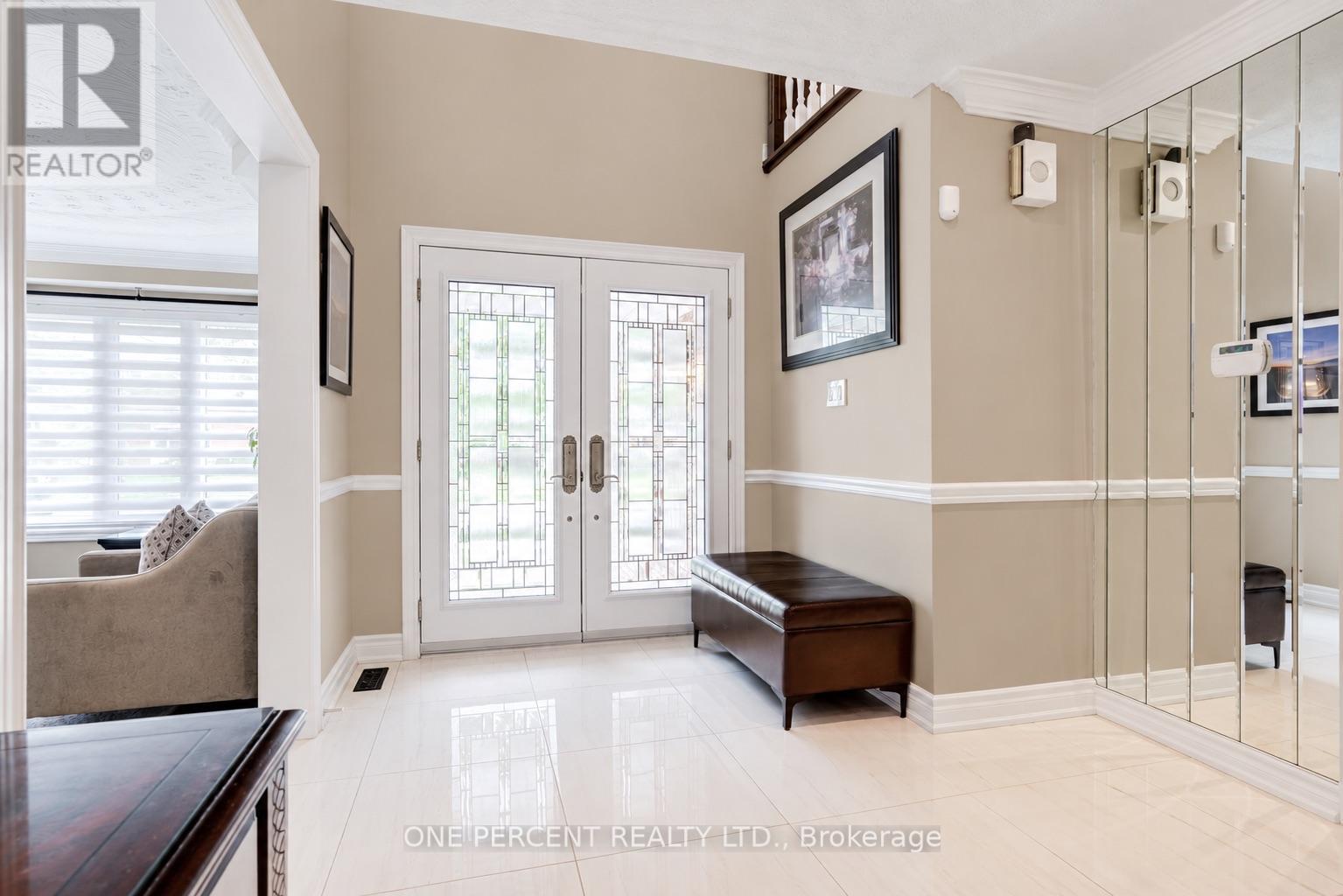 7 Mendip Crescent, Toronto, Ontario  M1P 1Y3 - Photo 4 - E13751564